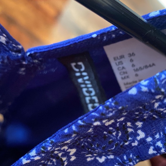 Divided size 6 blue and white dress - Picture 3 of 3